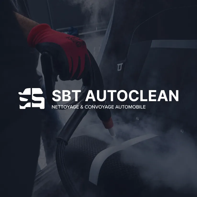 Logo blanc SBT Autoclean et signature Nettoyage & Convoyage Automobile sur une photo sombre de nettoyage vapeur d'un habitacle.